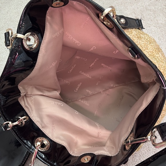 Calvin Klein Black and Tan Straw Tote Bag - Picture 4 of 6